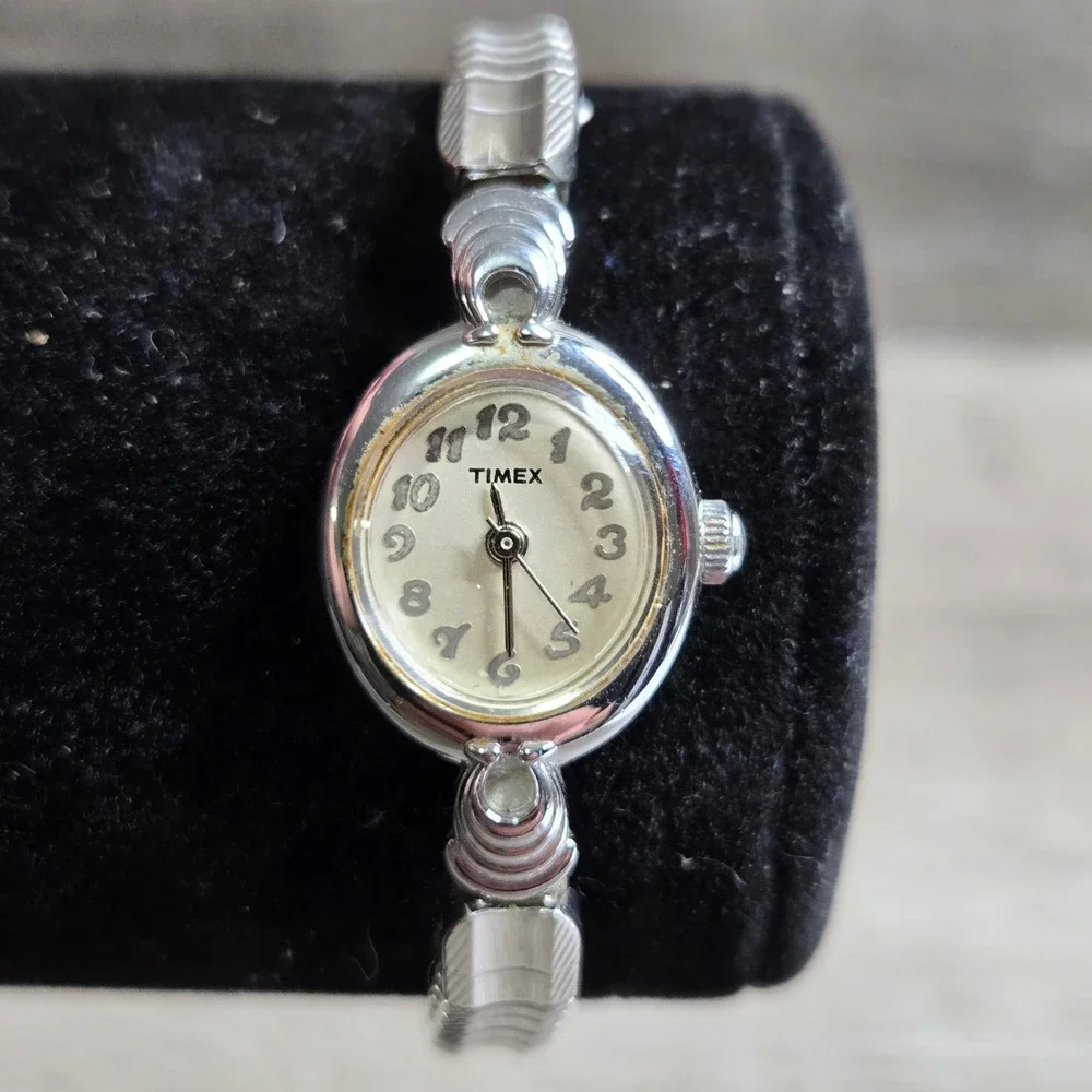 Timex Womens Vintage Silver Tone Oval‎ Face Expansion Band Watch J5 Quartz Parts